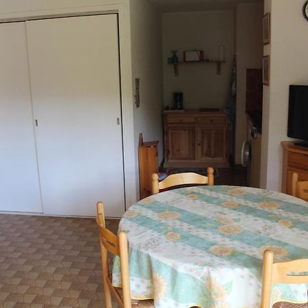 Appartement Au Calme, A Deux Pas Du Plan D Eau 埃姆布能 外观 照片
