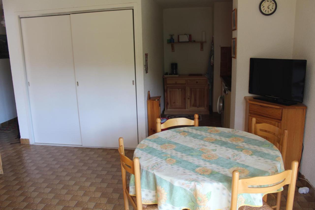 Appartement Au Calme, A Deux Pas Du Plan D Eau 埃姆布能 外观 照片